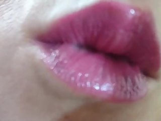 [Virtual Kiss] - I love kissing.. by An Incident Pictiures