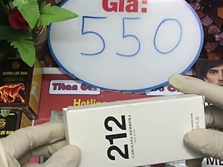 D? gai xinh n?ng l?n b?ng nu?c hoa kich d?c c?c m?nh