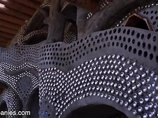 Earthships - Self Sustaining Homes For A Post-Apocalyptic Land